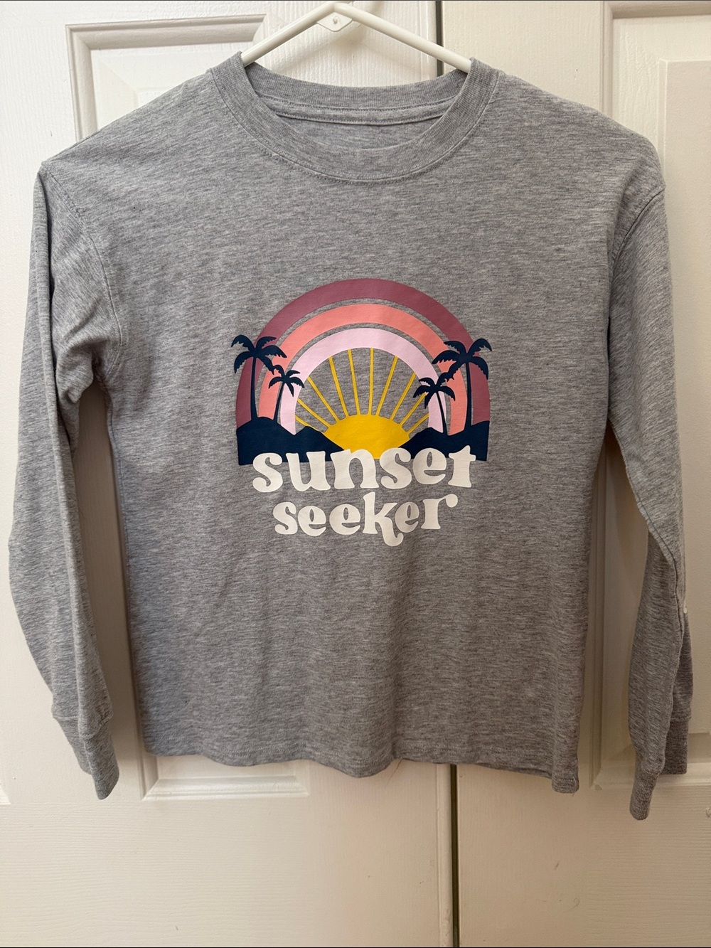 SO Grey Long-Sleeve 'Sunset Seeker' Graphic Tee with Pink & Yellow Print